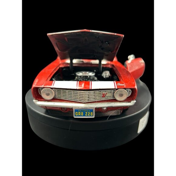 1969 Red & White Stripes Camaro Z/28 1993 ERTL American Muscle : 1/18 Diecast - Picture 6 of 14